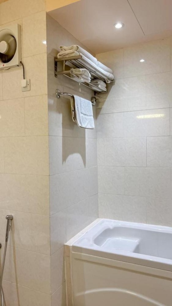 Levant Hotel image 48